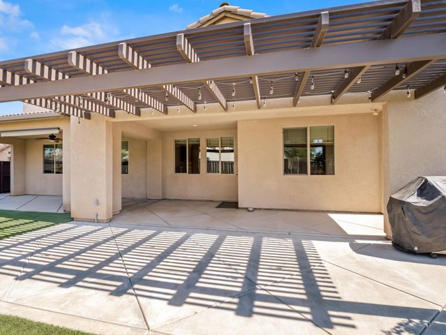 1178 Blackwood Avenue, Clovis, CA 93619