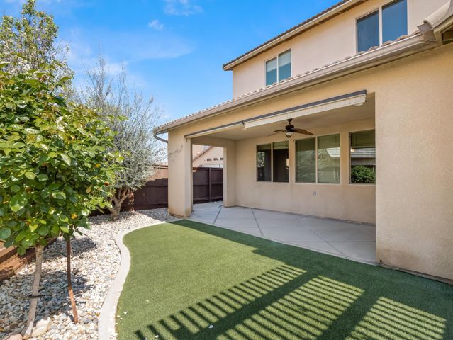 1178 Blackwood Avenue, Clovis, CA 93619