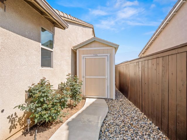 1178 Blackwood Avenue, Clovis, CA 93619
