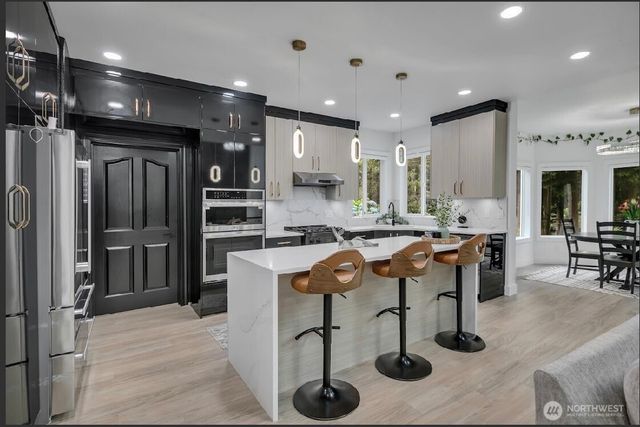 16619 41st Street E, Lake Tapps, WA 98391