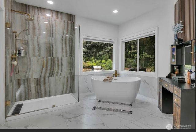 16619 41st Street E, Lake Tapps, WA 98391