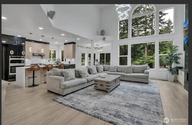 16619 41st Street E, Lake Tapps, WA 98391