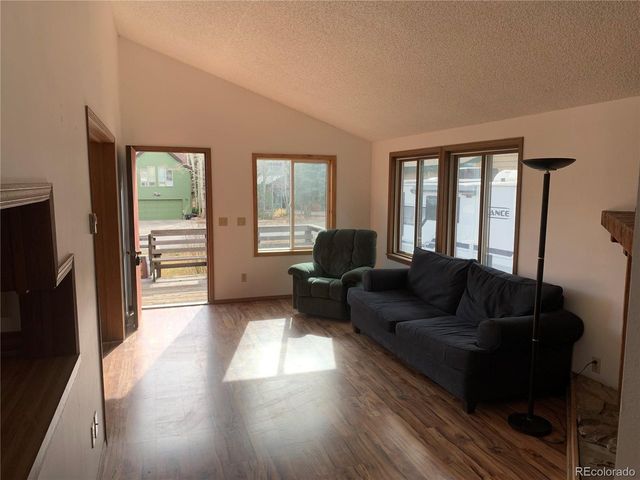 490 W Coyote Dr, Silverthorne, CO 80498