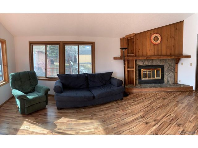 490 W Coyote Dr, Silverthorne, CO 80498