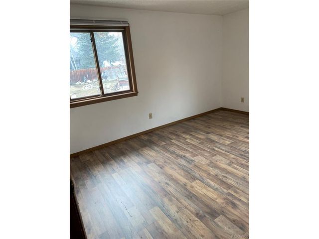 490 W Coyote Dr, Silverthorne, CO 80498