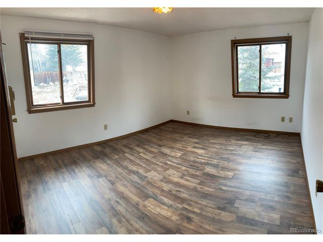 490 W Coyote Dr, Silverthorne, CO 80498