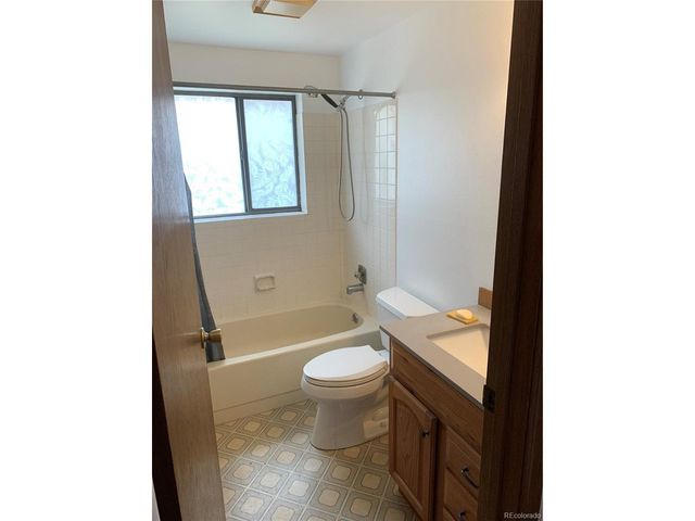 490 W Coyote Dr, Silverthorne, CO 80498