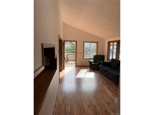 490 W Coyote Dr, Silverthorne, CO 80498