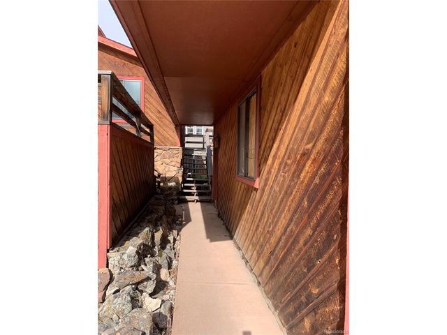 490 W Coyote Dr, Silverthorne, CO 80498