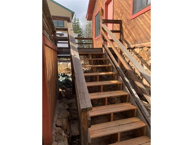 490 W Coyote Dr, Silverthorne, CO 80498