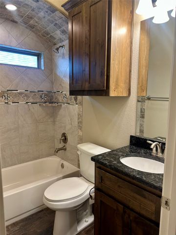 1409 Lauren Lane, Granbury, TX 76048