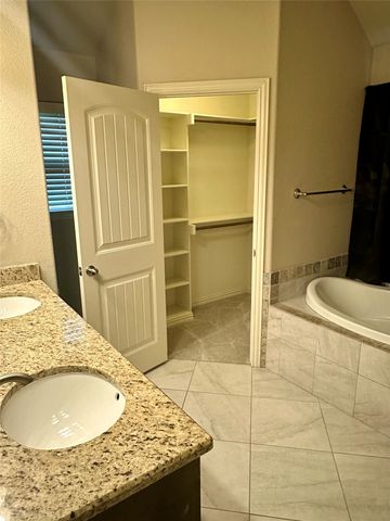 1409 Lauren Lane, Granbury, TX 76048