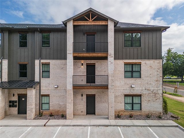 1727 Jenkins Avenue, Norman, OK 73072