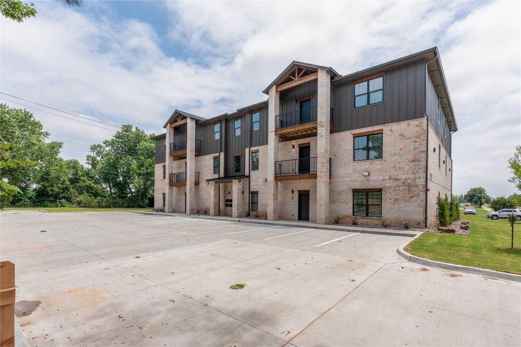 1727 Jenkins Avenue, Norman, OK 73072