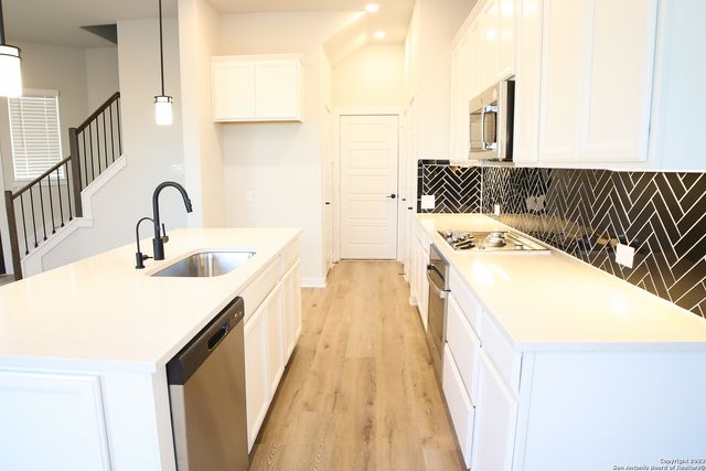 5843 Whitby Rd Unit 19, San Antonio, TX 78240