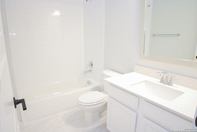 5843 Whitby Rd Unit 19, San Antonio, TX 78240