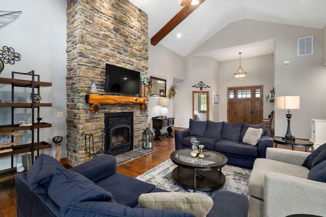 6487 N Farm Road 171, Springfield, MO 65803