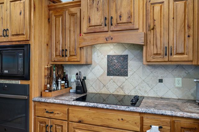 6487 N Farm Road 171, Springfield, MO 65803