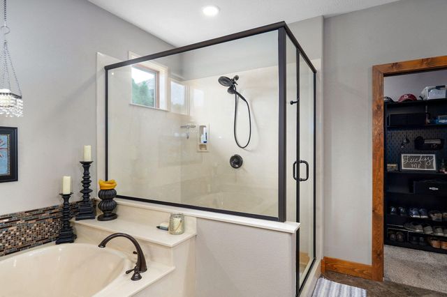 6487 N Farm Road 171, Springfield, MO 65803