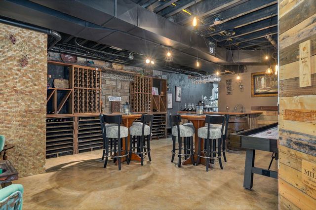 6487 N Farm Road 171, Springfield, MO 65803