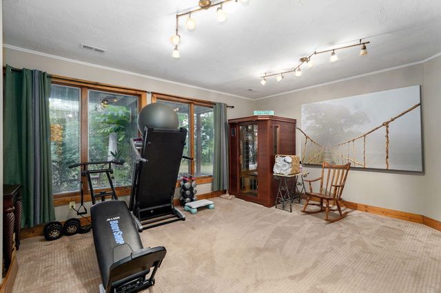 6487 N Farm Road 171, Springfield, MO 65803