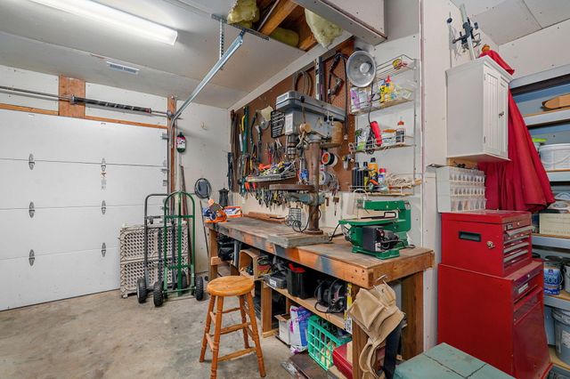 6487 N Farm Road 171, Springfield, MO 65803