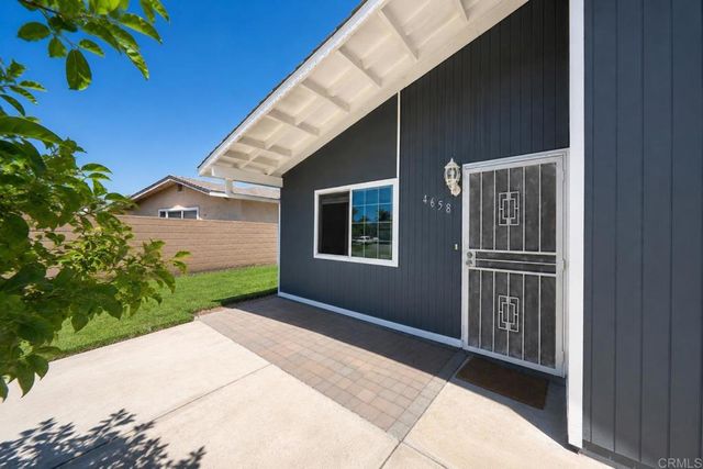 4658 Calle Del Palo, Oceanside, CA 92057
