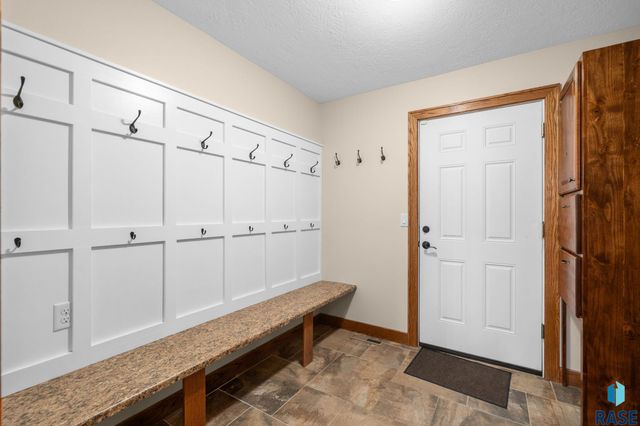 720 S Little Brook Ln Lane, Sioux Falls, SD 57106