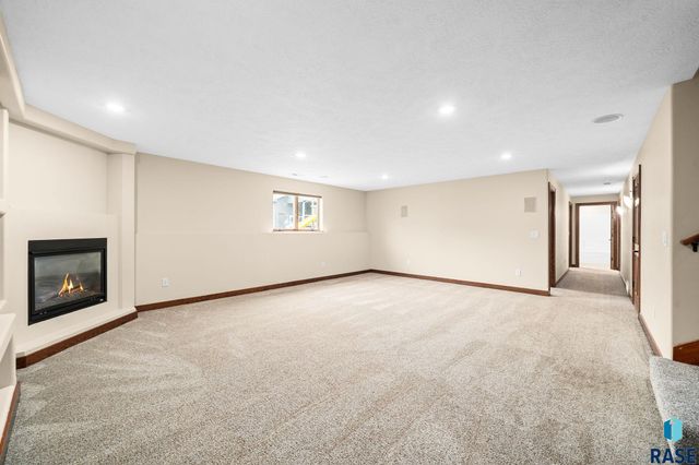 720 S Little Brook Ln Lane, Sioux Falls, SD 57106