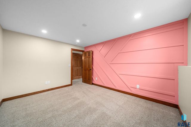 720 S Little Brook Ln Lane, Sioux Falls, SD 57106