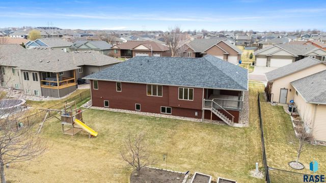 720 S Little Brook Ln Lane, Sioux Falls, SD 57106