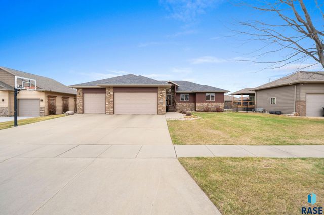 720 S Little Brook Ln Lane, Sioux Falls, SD 57106