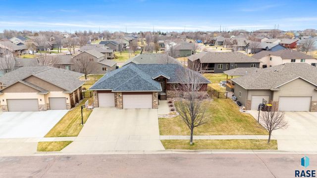 720 S Little Brook Ln Lane, Sioux Falls, SD 57106
