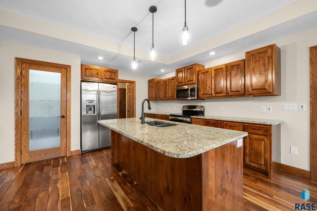 720 S Little Brook Ln Lane, Sioux Falls, SD 57106