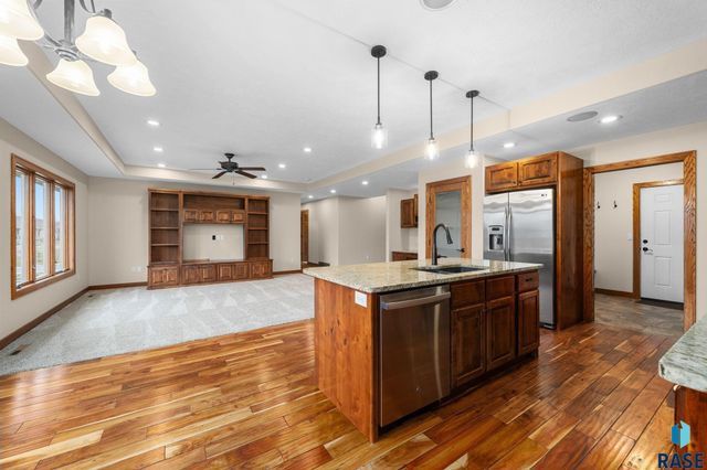 720 S Little Brook Ln Lane, Sioux Falls, SD 57106