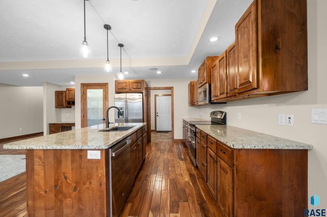 720 S Little Brook Ln Lane, Sioux Falls, SD 57106