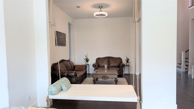 8933 Frostweed Road, Frisco, TX 75035