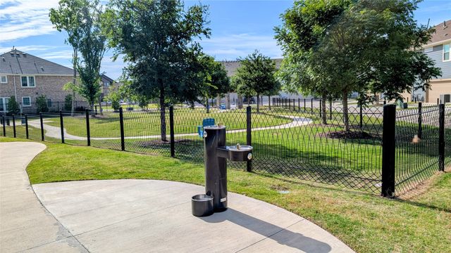 8933 Frostweed Road, Frisco, TX 75035