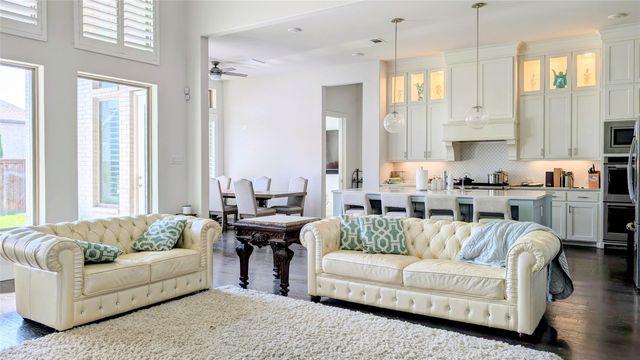 8933 Frostweed Road, Frisco, TX 75035