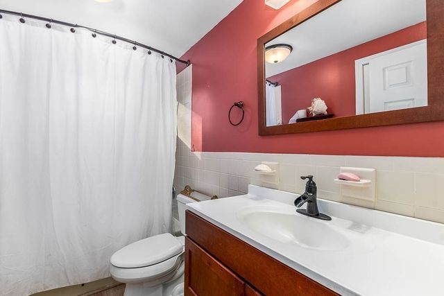 21 Spinning Brook Rd, Yarmouth, MA 02664