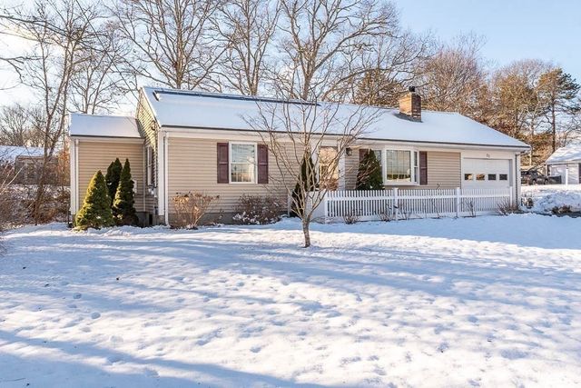21 Spinning Brook Rd, Yarmouth, MA 02664