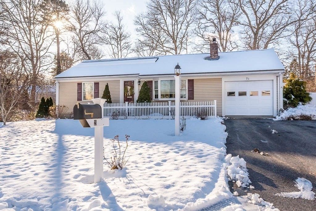 21 Spinning Brook Rd, Yarmouth, MA 02664