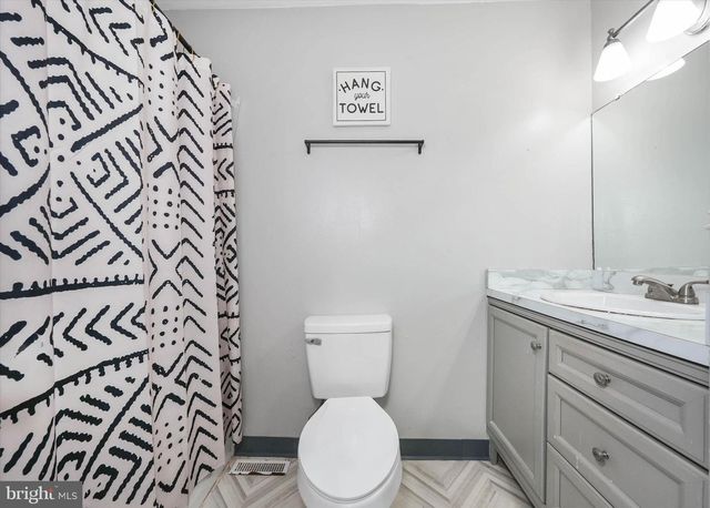 98 THREE RIVERS DR, Newark, DE 19702