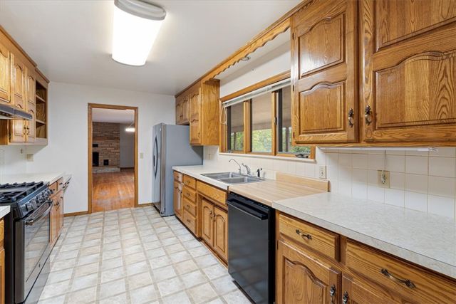 10401 Virden Lane, Gravette, AR 72736
