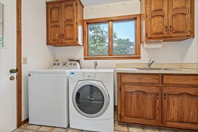 10401 Virden Lane, Gravette, AR 72736