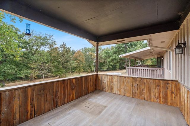 10401 Virden Lane, Gravette, AR 72736