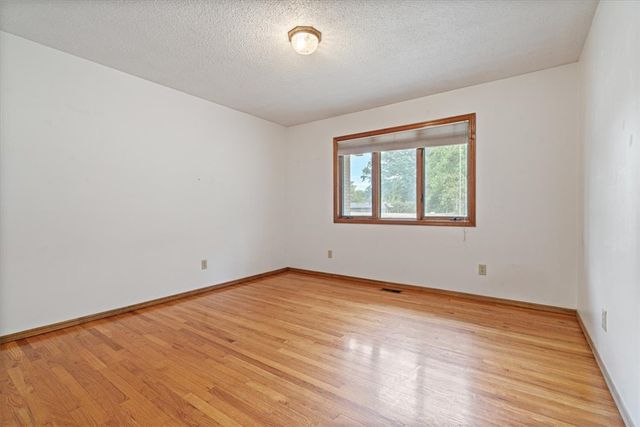 10401 Virden Lane, Gravette, AR 72736