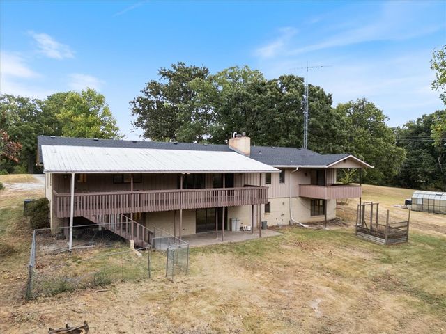 10401 Virden Lane, Gravette, AR 72736
