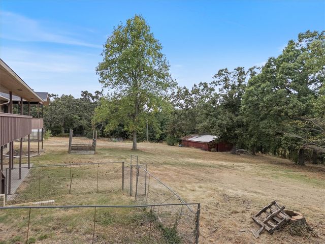 10401 Virden Lane, Gravette, AR 72736