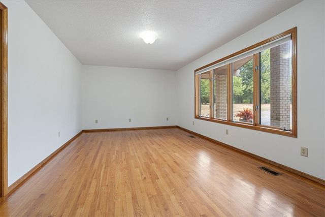 10401 Virden Lane, Gravette, AR 72736